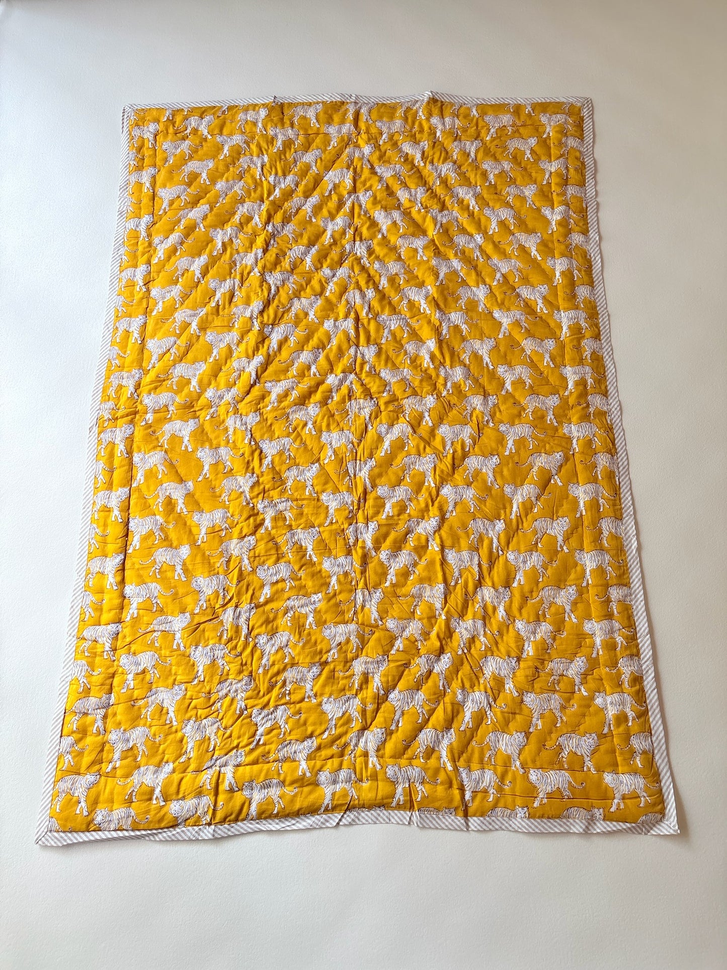 【即納】ベビーキルト（タイガーイエロー）